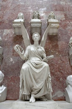 Bavyera 'daki Walhalla anıtı önemli Alman kişiliklerinin mermer büstleriyle dolu.