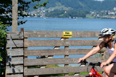 Private property on Lake Traunsee - entering prohibited