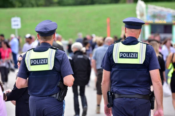 Twee Politieagenten Het Folklorefestival Neurenberg Het Één Grootste Folklorefestival Van — Stockfoto