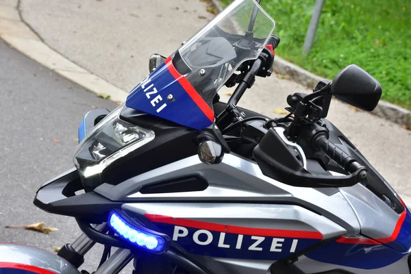 Avusturya Linz Polis Motosikleti Çalışıyor — Stok fotoğraf