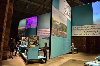 Nuremberg, Bavyera, Almanya 'daki eski Nazi Partisi Ralli Alanındaki Kongre Salonundaki Belgelendirme Merkezi