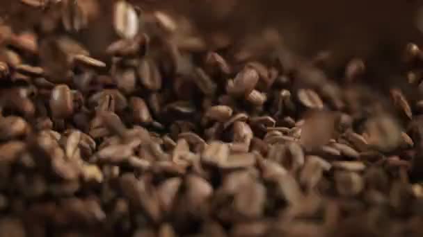 Kahve Çekirdekleri Yavaş Çekimde Patlıyor — Stok video