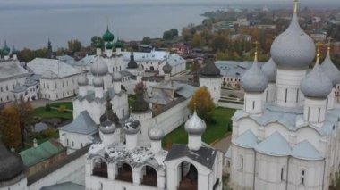 Eski Rus şehri Rostov 'dan Kremlin. Hava görünümü.