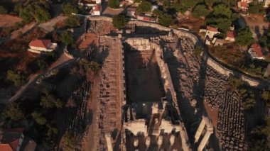 Didim, Türkiye 'deki en büyük antik Yunan tapınağı Apollo' nun havadan görünüşü.