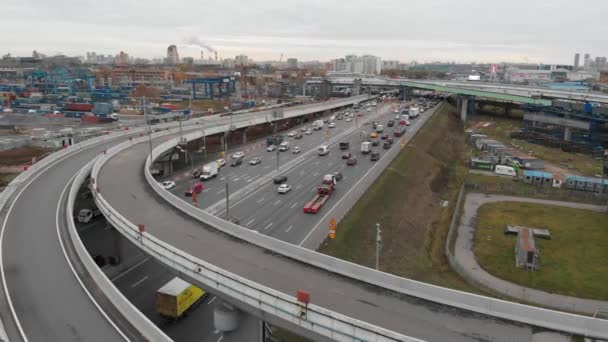 Moskauer Ringstraße, die die Stadt umgibt. MKAD. — Stockvideo