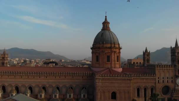 Palermo katedrála kostela římskokatolické arcidiecéze v Palermu, Sicílie. — Stock video