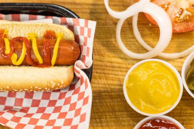 Peynir çubukları fast food marinara sosu mozarella 'ya yakın.