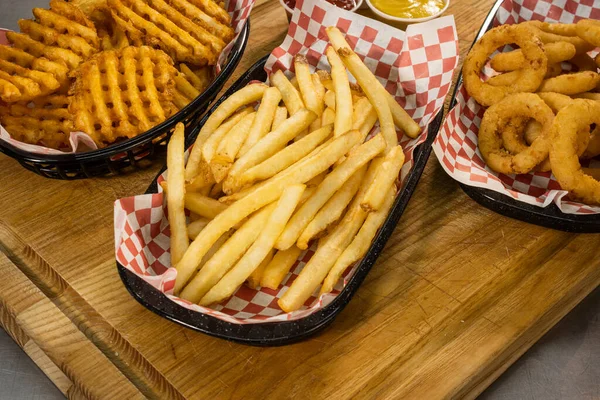 Sült Krumpli Gyorsétterem Hamburger Oldalsó Étel Ketchup Mustár Gyors Epicurean — Stock Fotó