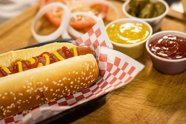 Hot Dog Elkészített Junk Food Gyorsétterem Ketchup Mustár Epicurean Étel — Stock Fotó