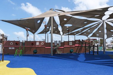 Ashdod, İsrail - 6 Mayıs 2022: Ashdod, İsrail 'deki Çocuk Korsan Parkı.