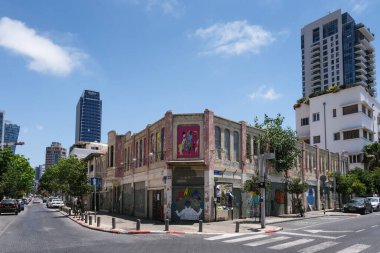 Tel Aviv-Yafo, İsrail - 23 Temmuz 2022 Neve Tzedek Mahallesi 'ndeki terk edilmiş eski Eden Sineması.