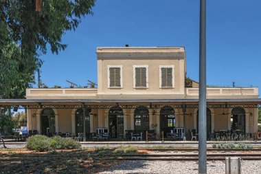 Tel Aviv-Yafo, İsrail - 23 Temmuz 2022 Tel Aviv, İsrail 'deki eski tren istasyonu Hatachana Kompleksi.