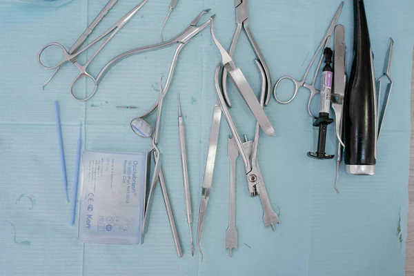 parantez kurulurken ortodontik araçlar