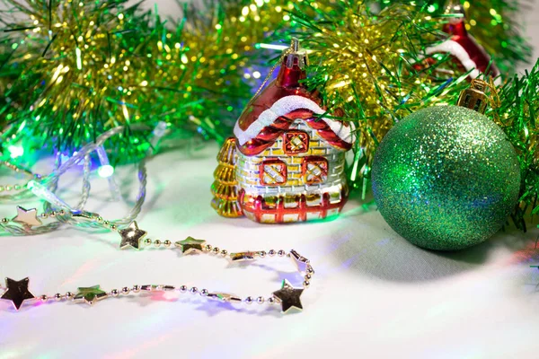 Neujahr Weihnachtsdekoration Hintergrund Ist Der Christbaumschmuck Rotes Haus Ball Und — Stockfoto