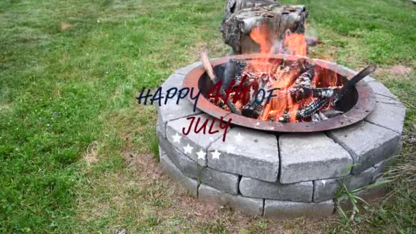 Спалювання Каміна Липня День Незалежності Текст Червоними Синіми Кольорами — стокове відео