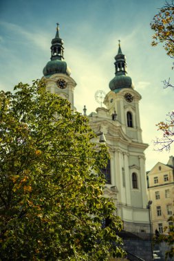 Karlovy Vary öğleden sonra, sonbaharda çekildi.