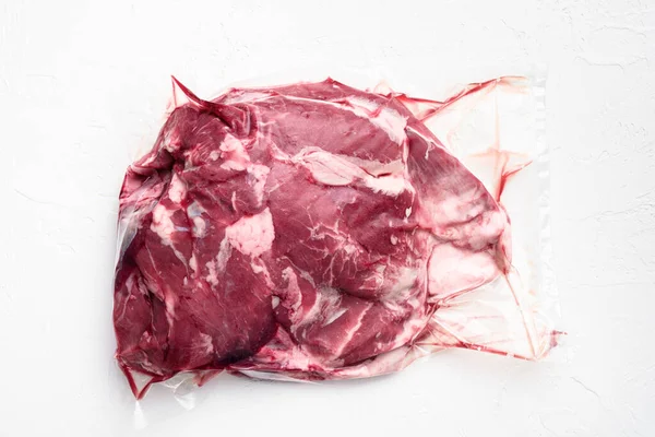 Νωπό Βιολογικό Κρέας Αρνίσιου Αρνίσιου Κρέατος Συσκευασμένο Κενό Αέρος Λευκό — Φωτογραφία Αρχείου