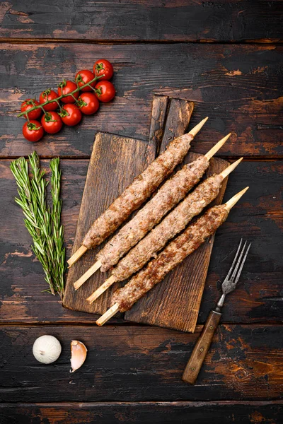 Lula Kebab Szaszłyki Zestaw Tablicy Starym Ciemnym Drewnianym Tle Tabeli — Zdjęcie stockowe