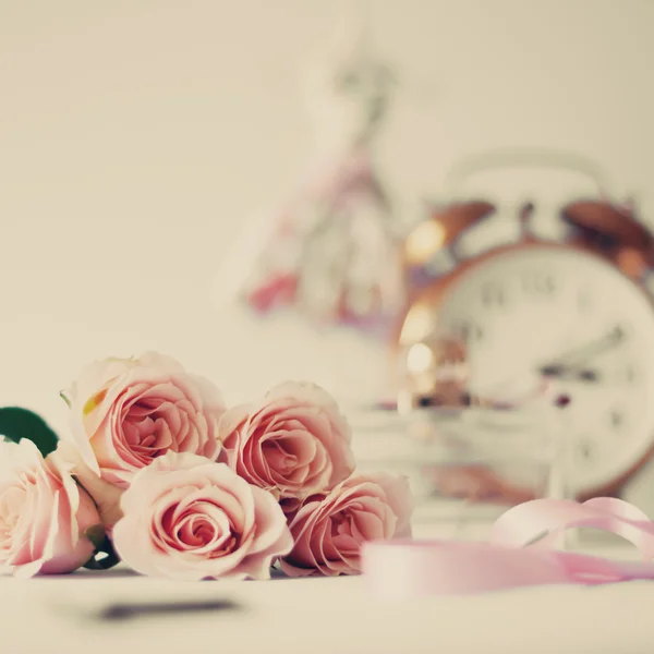 Vida morta vintage com rosas — Fotografia de Stock