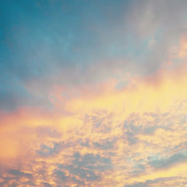 bulutlu gökyüzü günbatımı