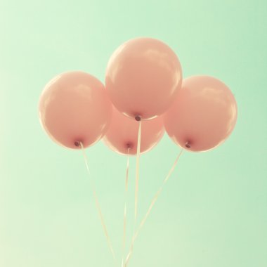 dört vintage pembe balonlar