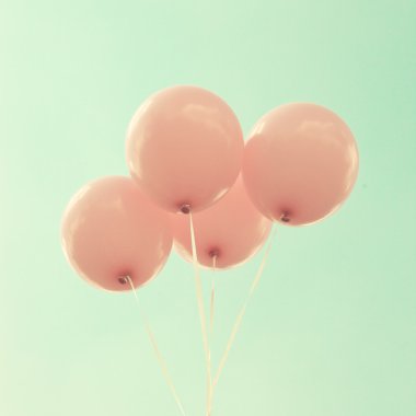 dört vintage pembe balonlar