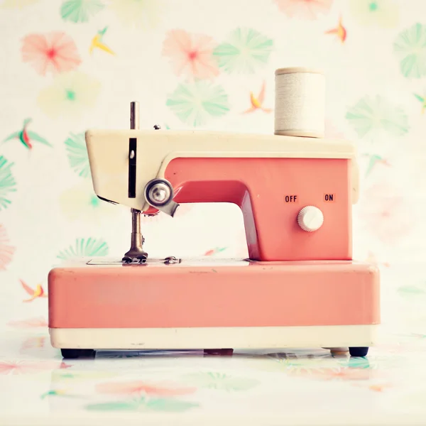 Vintage sewing machine — Stock Photo, Image