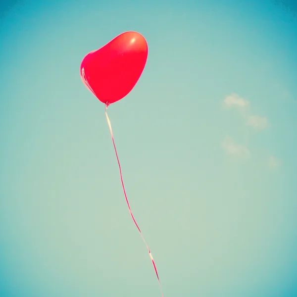 Liebesballon am Minzhimmel — Stockfoto