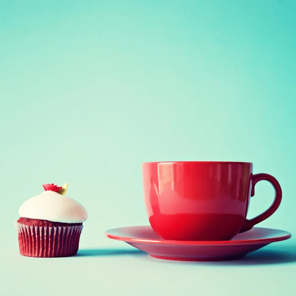 Kopp te eller kaffe och cupcake — Stockfoto