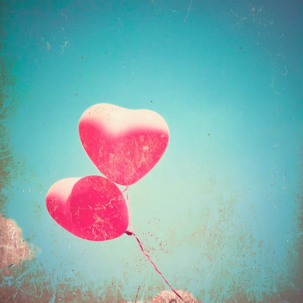 Vintage mavi gökyüzü Kalp balonlar — Stok fotoğraf