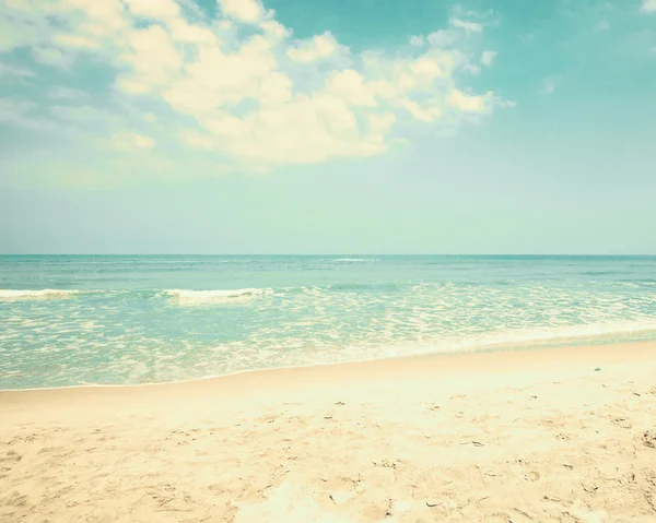 Turquoise retro beach — Stock Photo, Image