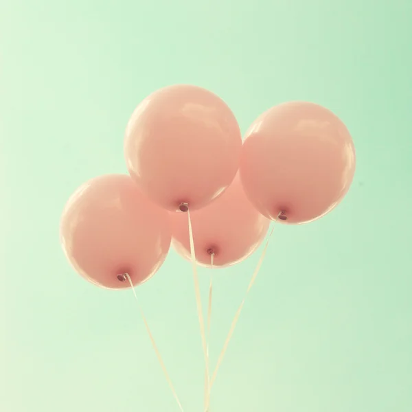 Vier rosa Luftballons — Stockfoto