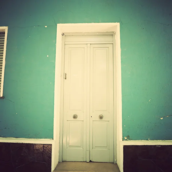 Old door on street — Stock Photo, Image