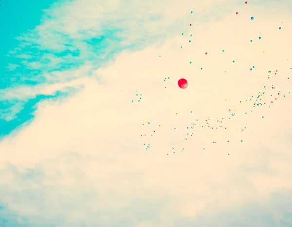 Ballons colorés en vol — Photo