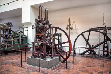 Münih, Almanya - 14 Eylül 2018: Alman Müzesi 'nde her türlü eski buhar makineleri sergisi. 