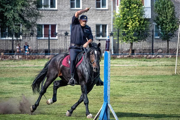 Ein Russischer Polizist Pferd Mit Einem Zobel Abakan Russland August — Stockfoto