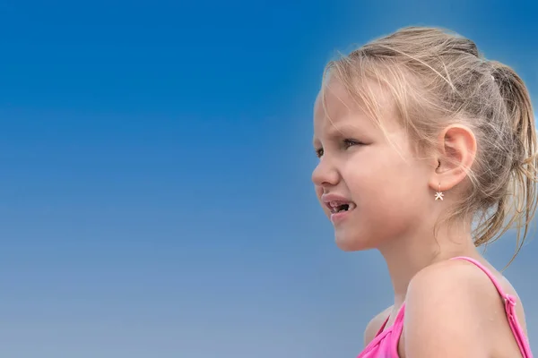 Portrait Little Girl Profile Blond Hair Years Old Blue Sky — 图库照片