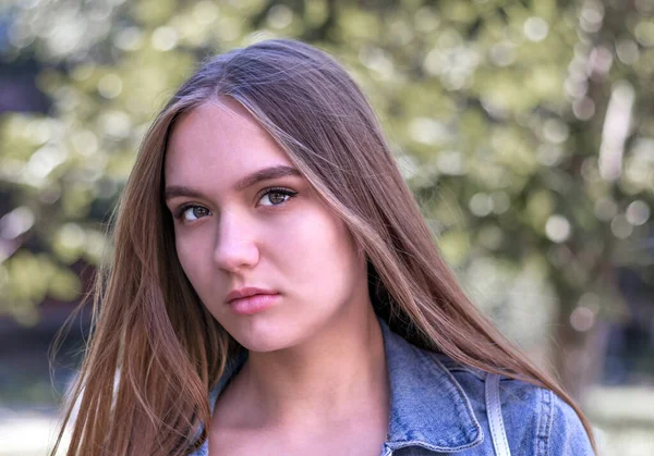 Niedliche Junge Mädchen Jahre Alt Mit Langen Braunen Haaren Und — Stockfoto