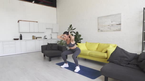Hermosa Joven Haciendo Fitness Casa Concepto Vida Saludable — Vídeos de Stock