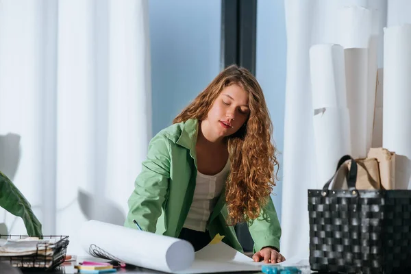 Retrato Una Joven Lugar Trabajo Hogar Concepción Éxito —  Fotos de Stock