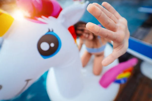 Happy Young Woman Sitting Inflatable Unicorn Toy Mattress Pool Girl — ストック写真