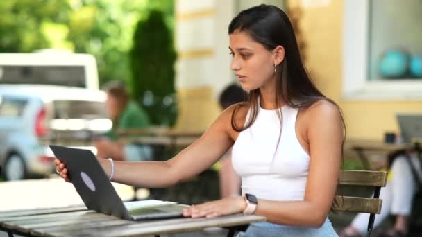 Woman Working Laptop Outdoors Cafe — Vídeo de Stock