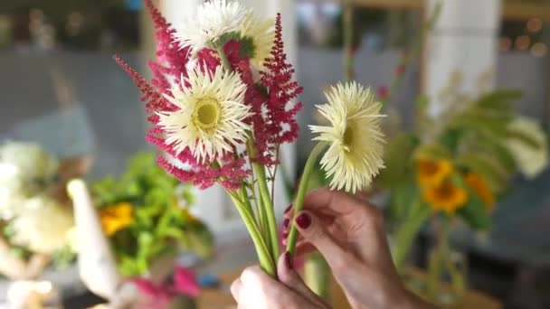 Florist Woman Makes Bouquet Fresh Wildflowers Close View — Video