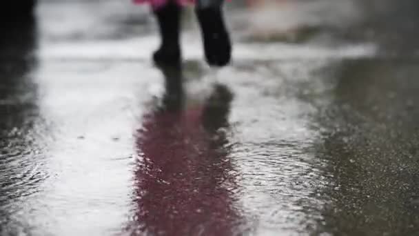 Woman Pink Raincoat Street Walk City Rainy Day — 图库视频影像
