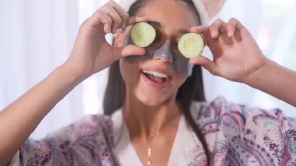 Funny Smiling Spa Woman Fresh Facial Mask Hold Cucumbers Beautiful — Stock Video