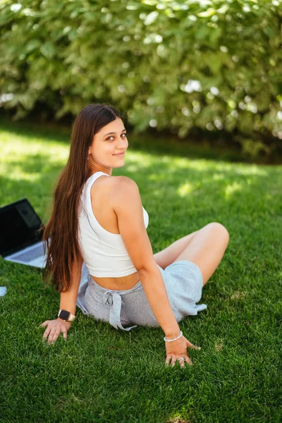 Concept Remote Work Young Girl Works Laptop Fresh Air Park —  Fotos de Stock