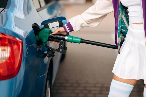 Cheerful Young Woman Brunette Filling Her Car Fuel Gas Station — Stock Photo, Image