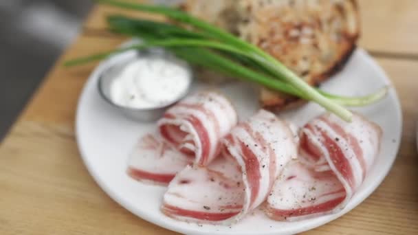 Slices Bread Lard Green Onions Plate Close — Αρχείο Βίντεο