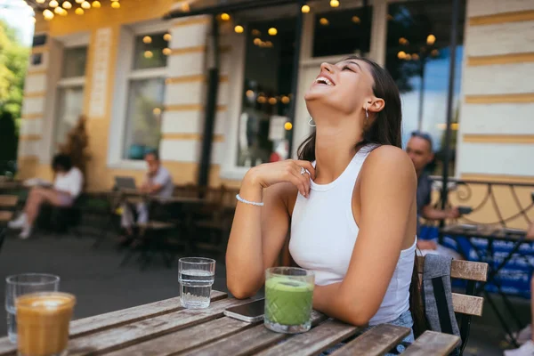 Young Woman Sitting Street Cafe — Stok Foto