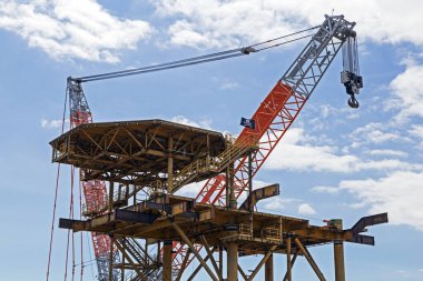 See Monster 'ı 15 Temmuz 2022' de Weston-super-Mare, İngiltere 'deki Tropicana' ya kaldırmak için çalışmalar sürüyor.